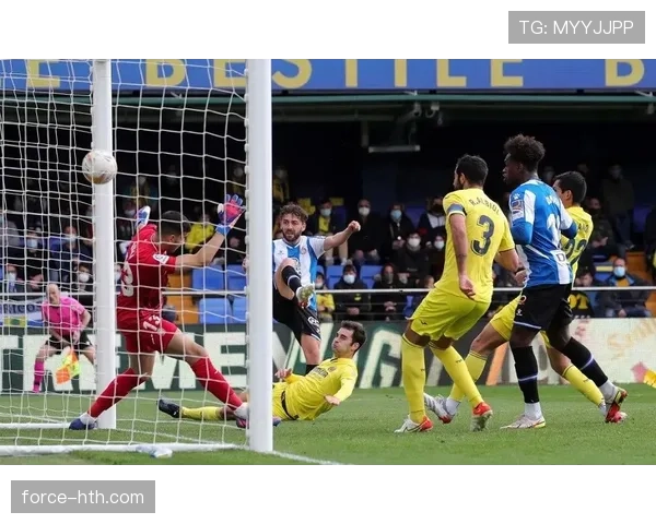 沙勒罗瓦精彩瞬间引球迷热议 球队表现亮眼成关注焦点 沙勒罗瓦精彩瞬间引球迷热议 球队表现亮眼成关注焦点